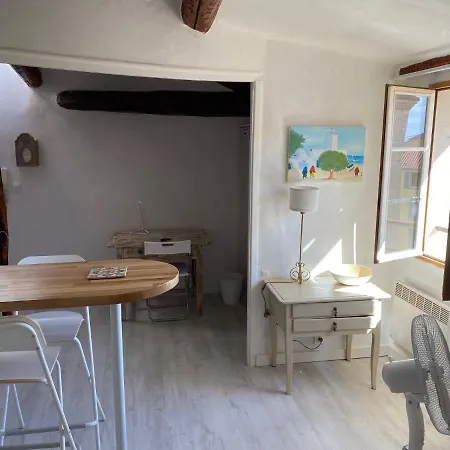 Studios Des Templiers Hyeres Exterior photo