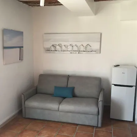 Studios Des Templiers Hyeres Exterior photo